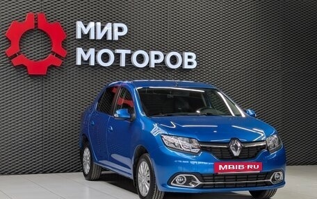 Renault Logan II, 2015 год, 820 000 рублей, 3 фотография