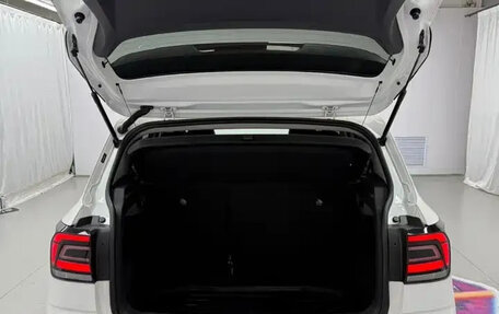 Volkswagen T-Cross I, 2021 год, 1 724 000 рублей, 17 фотография