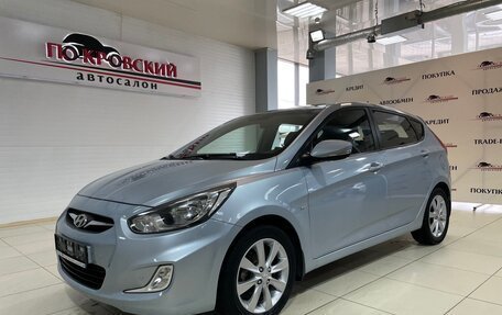 Hyundai Solaris II рестайлинг, 2011 год, 880 000 рублей, 1 фотография