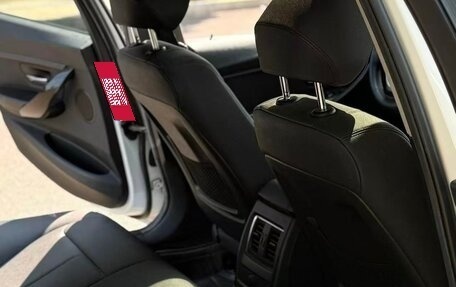 BMW 3 серия, 2017 год, 1 600 000 рублей, 14 фотография