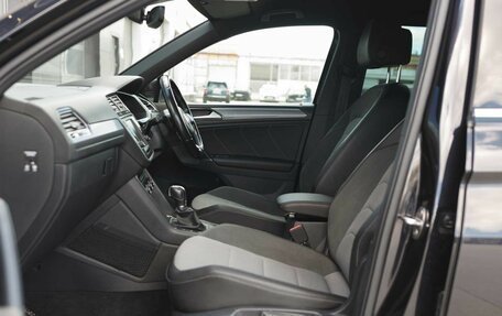 Volkswagen Tiguan II, 2017 год, 2 470 000 рублей, 19 фотография