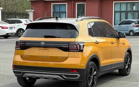 Volkswagen T-Cross I, 2022 год, 1 944 000 рублей, 4 фотография