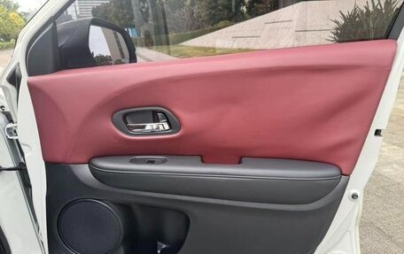 Honda Vezel, 2021 год, 1 308 000 рублей, 16 фотография