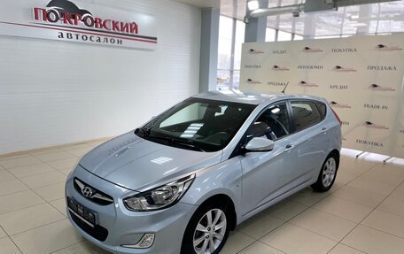Hyundai Solaris II рестайлинг, 2011 год, 880 000 рублей, 2 фотография