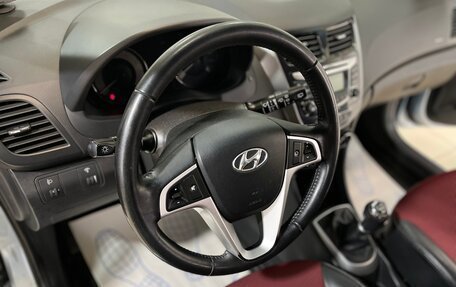 Hyundai Solaris II рестайлинг, 2011 год, 880 000 рублей, 12 фотография