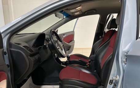 Hyundai Solaris II рестайлинг, 2011 год, 880 000 рублей, 10 фотография