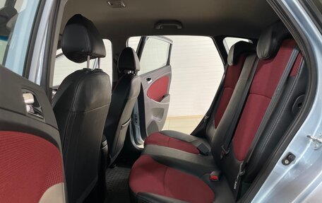 Hyundai Solaris II рестайлинг, 2011 год, 880 000 рублей, 13 фотография
