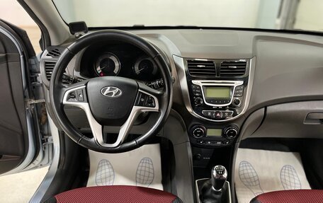 Hyundai Solaris II рестайлинг, 2011 год, 880 000 рублей, 19 фотография