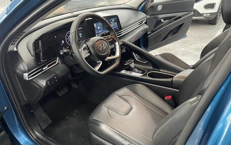 Hyundai Elantra, 2022 год, 1 525 000 рублей, 2 фотография