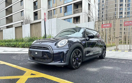 MINI Hatch, 2024 год, 3 200 000 рублей, 3 фотография