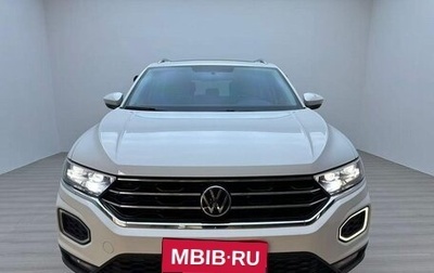 Volkswagen T-Roc I, 2022 год, 1 600 000 рублей, 1 фотография