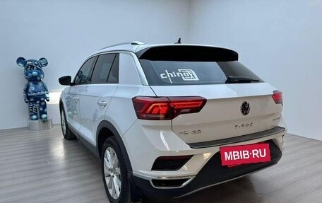 Volkswagen T-Roc I, 2022 год, 1 600 000 рублей, 3 фотография