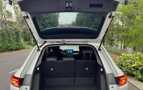 Honda Vezel, 2023 год, 1 520 000 рублей, 24 фотография