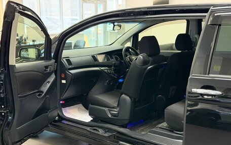 Toyota ISis I, 2013 год, 1 325 000 рублей, 16 фотография