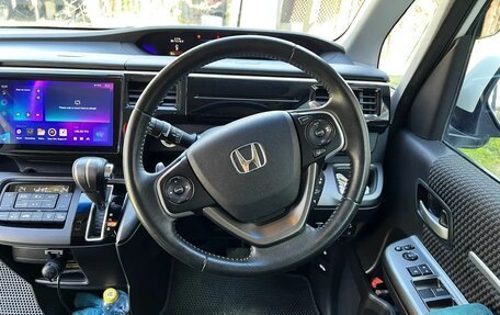 Honda Stepwgn IV, 2017 год, 1 999 000 рублей, 18 фотография