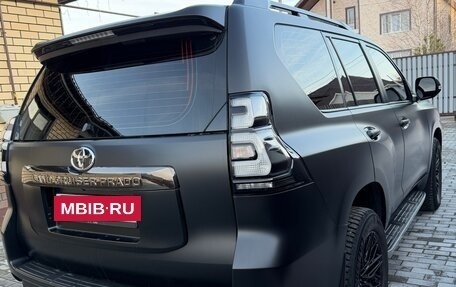 Toyota Land Cruiser Prado 150 рестайлинг 2, 2022 год, 8 500 000 рублей, 5 фотография