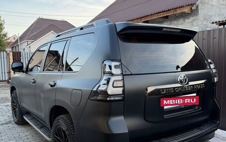 Toyota Land Cruiser Prado 150 рестайлинг 2, 2022 год, 8 500 000 рублей, 4 фотография