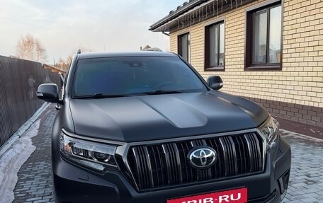 Toyota Land Cruiser Prado 150 рестайлинг 2, 2022 год, 8 500 000 рублей, 2 фотография