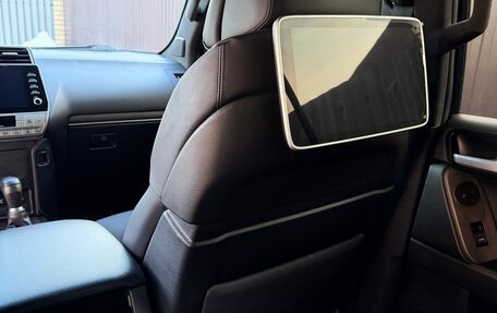 Toyota Land Cruiser Prado 150 рестайлинг 2, 2022 год, 8 500 000 рублей, 10 фотография