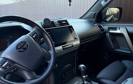 Toyota Land Cruiser Prado 150 рестайлинг 2, 2022 год, 8 500 000 рублей, 7 фотография