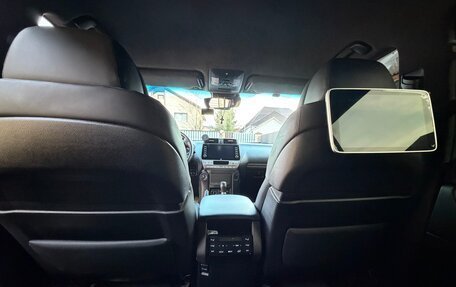 Toyota Land Cruiser Prado 150 рестайлинг 2, 2022 год, 8 500 000 рублей, 9 фотография