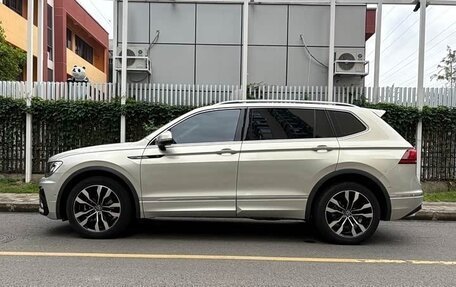 Volkswagen Tiguan II, 2021 год, 1 650 333 рублей, 2 фотография
