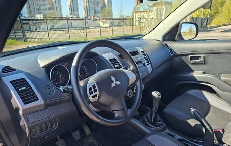 Mitsubishi Outlander III рестайлинг 3, 2011 год, 900 000 рублей, 8 фотография