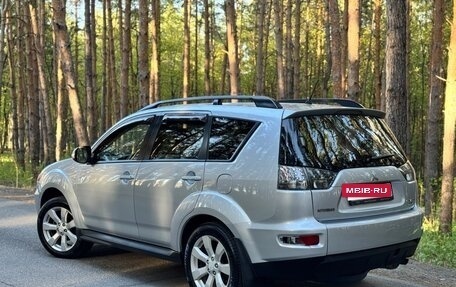 Mitsubishi Outlander III рестайлинг 3, 2011 год, 1 109 000 рублей, 2 фотография