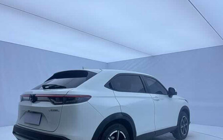 Honda Vezel, 2023 год, 1 750 000 рублей, 6 фотография