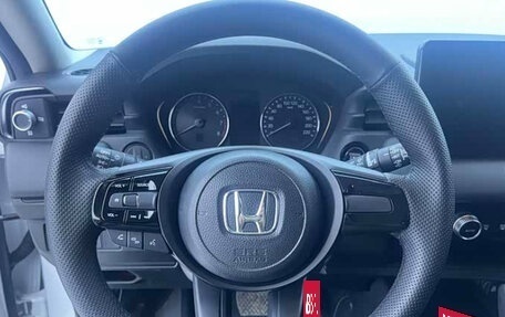 Honda Vezel, 2023 год, 1 750 000 рублей, 10 фотография