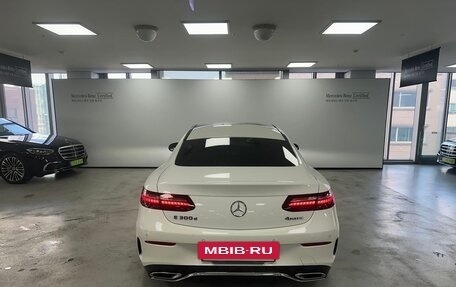 Mercedes-Benz E-Класс, 2023 год, 5 500 000 рублей, 3 фотография