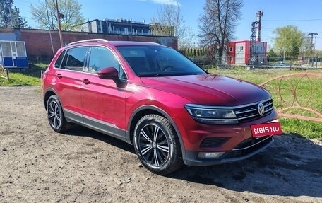 Volkswagen Tiguan II, 2018 год, 2 300 000 рублей, 2 фотография