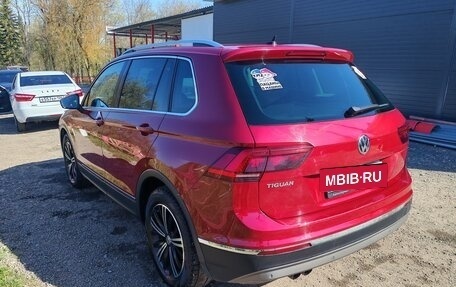 Volkswagen Tiguan II, 2018 год, 2 300 000 рублей, 4 фотография