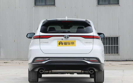 Toyota Venza, 2023 год, 3 850 005 рублей, 2 фотография