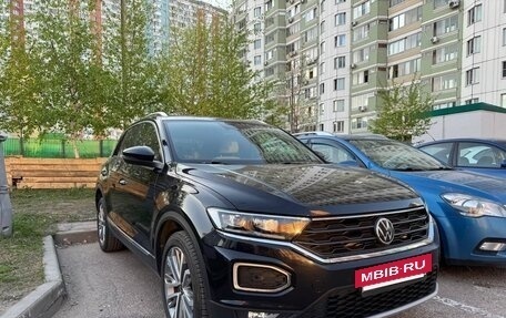 Volkswagen T-Roc I, 2021 год, 2 680 000 рублей, 3 фотография