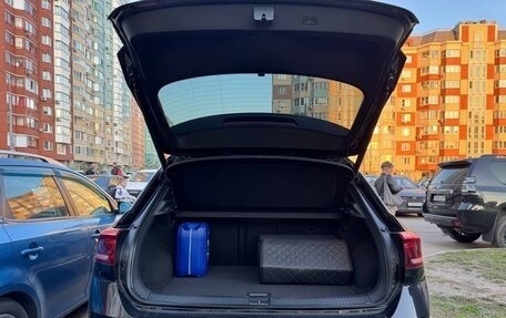 Volkswagen T-Roc I, 2021 год, 2 680 000 рублей, 17 фотография