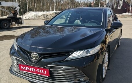 Toyota Camry, 2020 год, 3 000 000 рублей, 2 фотография