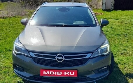 Opel Astra K, 2019 год, 1 290 000 рублей, 3 фотография