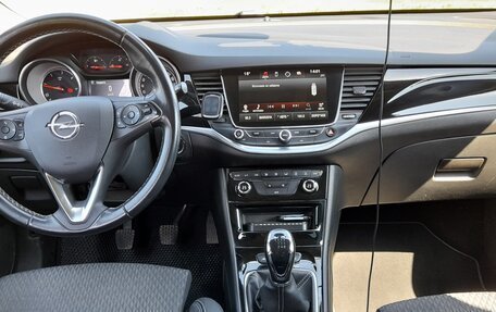 Opel Astra K, 2019 год, 1 290 000 рублей, 14 фотография