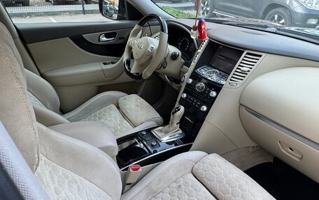 Infiniti FX II, 2011 год, 1 850 000 рублей, 23 фотография