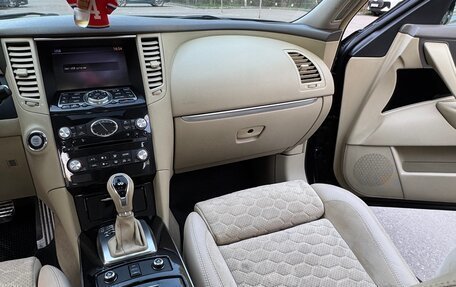Infiniti FX II, 2011 год, 1 850 000 рублей, 32 фотография