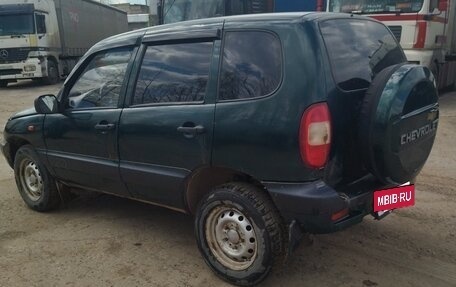 Chevrolet Niva I рестайлинг, 2004 год, 233 000 рублей, 8 фотография