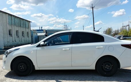 KIA Rio IV, 2020 год, 1 420 000 рублей, 8 фотография