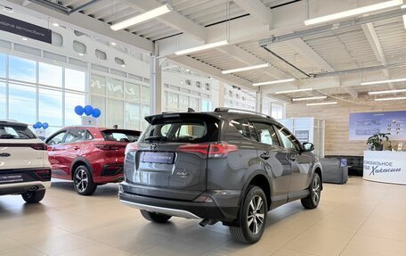 Toyota RAV4, 2015 год, 2 399 900 рублей, 6 фотография