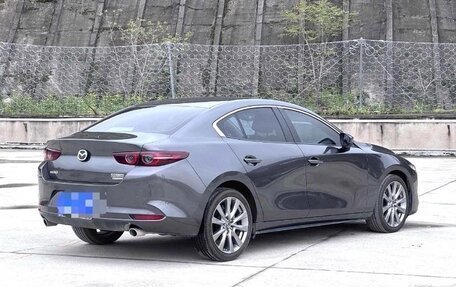 Mazda 3, 2022 год, 1 750 000 рублей, 2 фотография