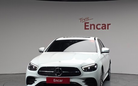 Mercedes-Benz E-Класс, 2023 год, 4 930 000 рублей, 3 фотография
