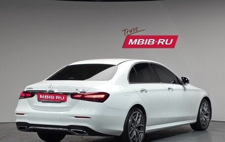 Mercedes-Benz E-Класс, 2023 год, 4 930 000 рублей, 2 фотография