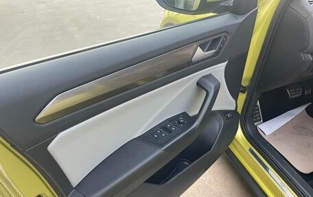 Volkswagen T-Roc I, 2023 год, 2 000 000 рублей, 13 фотография