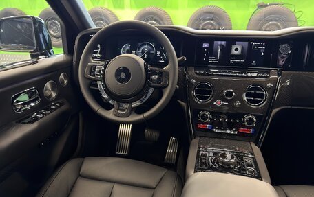 Rolls-Royce Cullinan, 2025 год, 78 900 000 рублей, 10 фотография