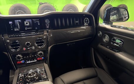 Rolls-Royce Cullinan, 2025 год, 78 900 000 рублей, 11 фотография